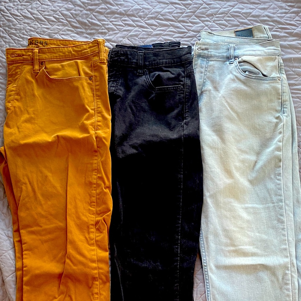 Set of Three Jeans - DOCKERS Khaki , MUGSY JEANS Black, Light Blue